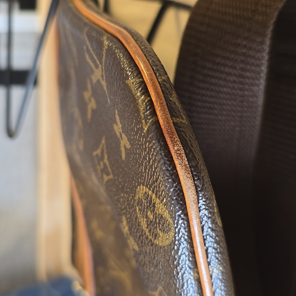 Louis Vuitton Bosphore Pochette Crossbody Bag - Picture 6 of 10